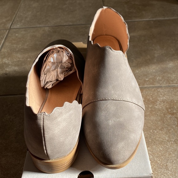 Yoki Womens Scalloped Slip-on CHASLIE Open Side Loafers Yoki Womens Scalloped Slip-on CHASLIE Open Side Loafers